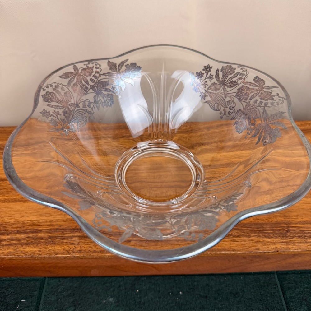 Viking Glass Daffodil Silver Overlay Clear Scalloped Footed Bowl 11in